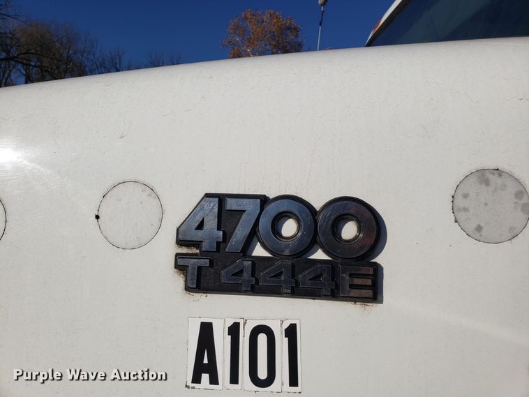 image for item FW9584 2000 International 4700 bucket truck