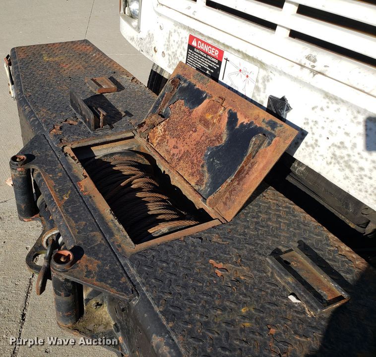 image for item FW9584 2000 International 4700 bucket truck