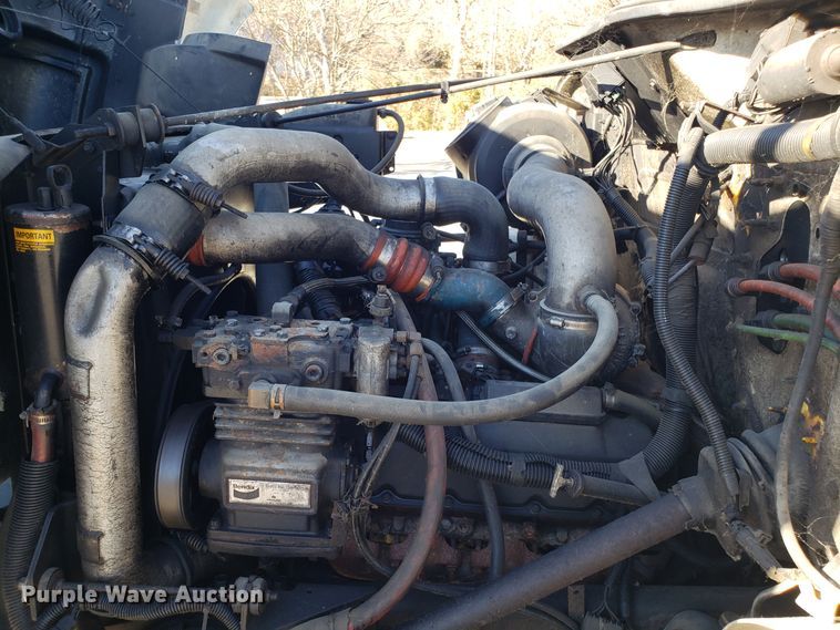 image for item FW9584 2000 International 4700 bucket truck