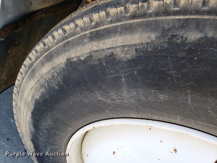 image for item FW9584 2000 International 4700 bucket truck