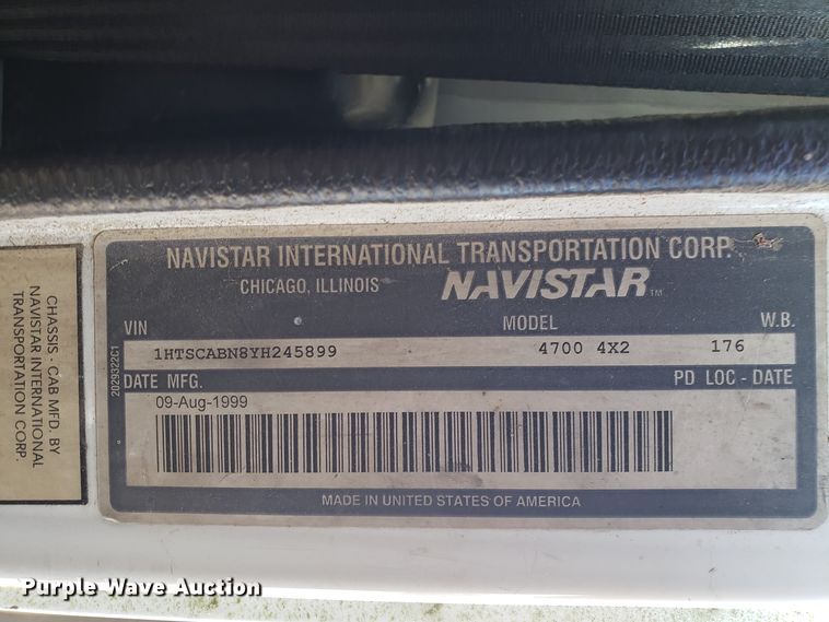 image for item FW9584 2000 International 4700 bucket truck