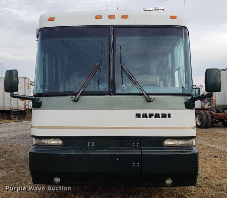 image for item FW9589 1999 Safari Serengenti RV