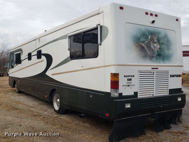 image for item FW9589 1999 Safari Serengenti RV