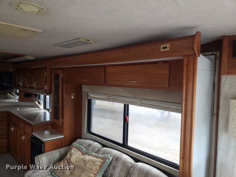 image for item FW9589 1999 Safari Serengenti RV