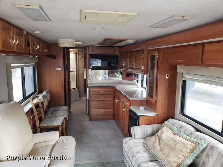 image for item FW9589 1999 Safari Serengenti RV