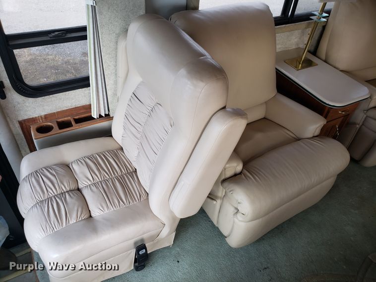 image for item FW9589 1999 Safari Serengenti RV