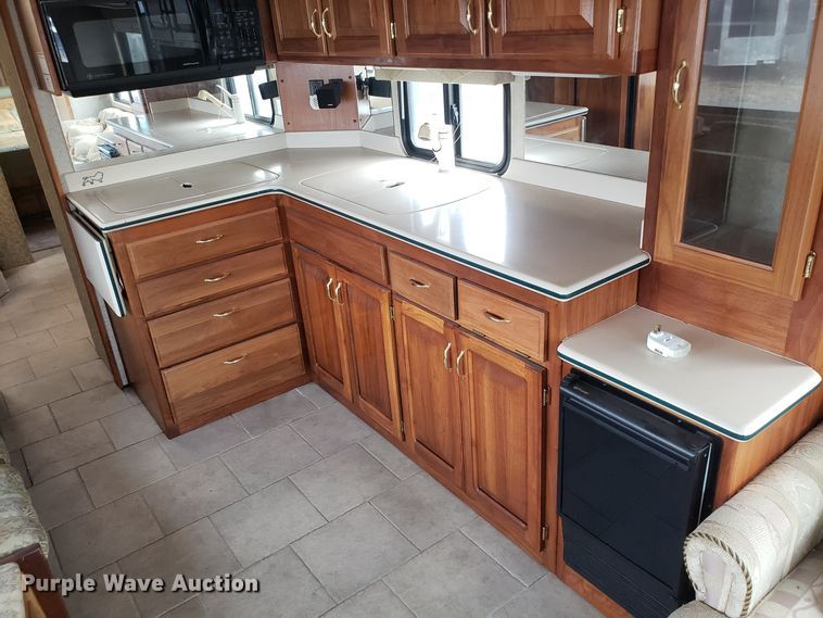 image for item FW9589 1999 Safari Serengenti RV