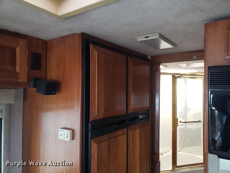 image for item FW9589 1999 Safari Serengenti RV