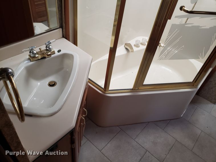 image for item FW9589 1999 Safari Serengenti RV