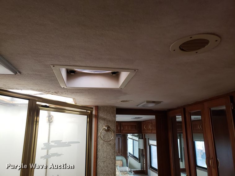 image for item FW9589 1999 Safari Serengenti RV