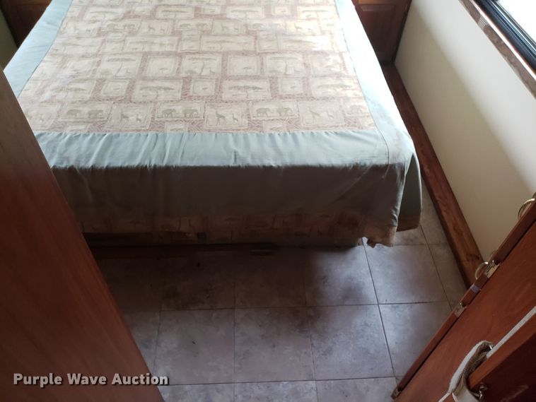 image for item FW9589 1999 Safari Serengenti RV