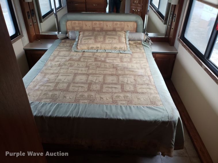 image for item FW9589 1999 Safari Serengenti RV