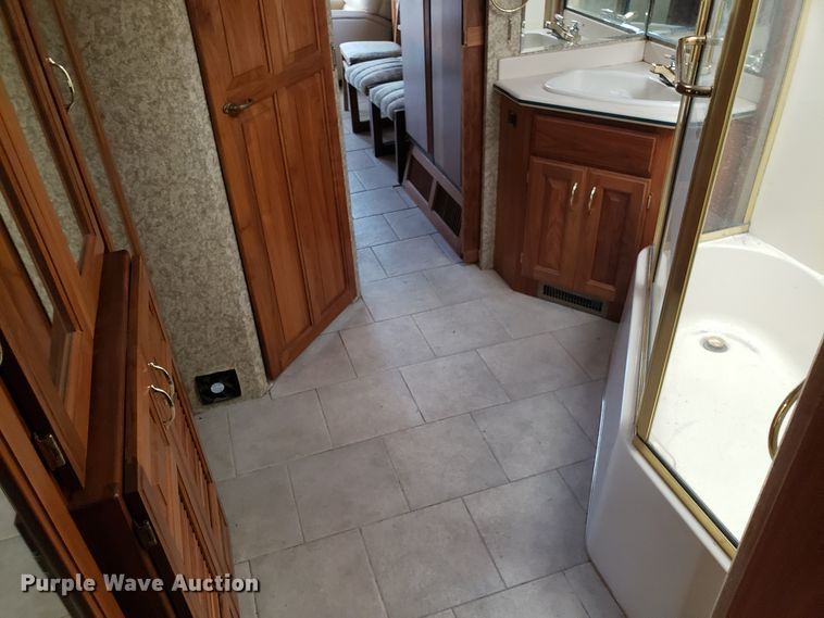 image for item FW9589 1999 Safari Serengenti RV