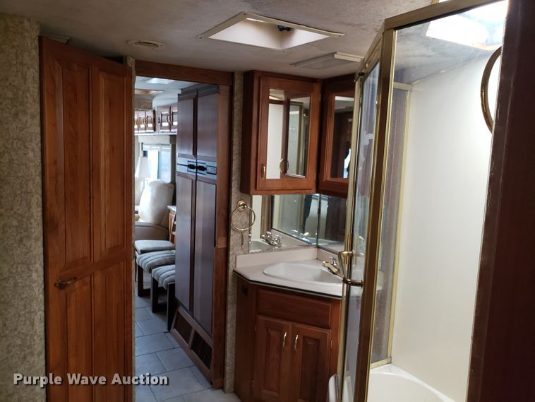 image for item FW9589 1999 Safari Serengenti RV