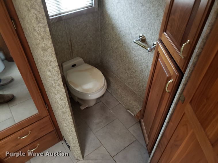 image for item FW9589 1999 Safari Serengenti RV