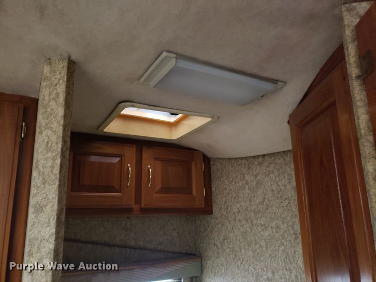 image for item FW9589 1999 Safari Serengenti RV