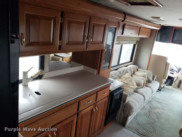 image for item FW9589 1999 Safari Serengenti RV