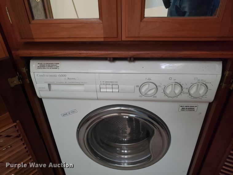 image for item FW9589 1999 Safari Serengenti RV