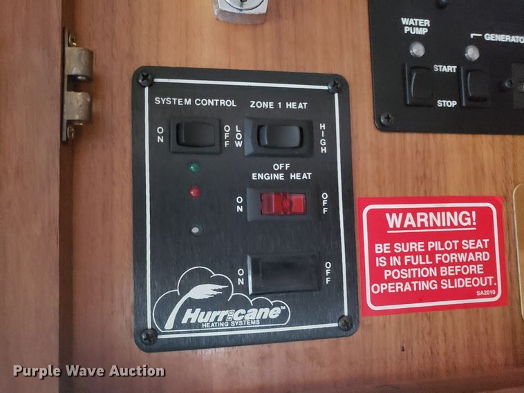 image for item FW9589 1999 Safari Serengenti RV