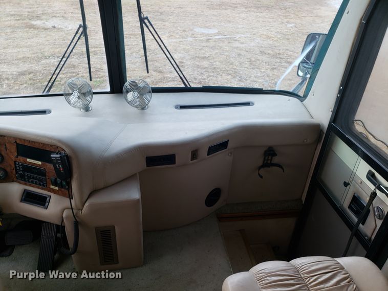 image for item FW9589 1999 Safari Serengenti RV