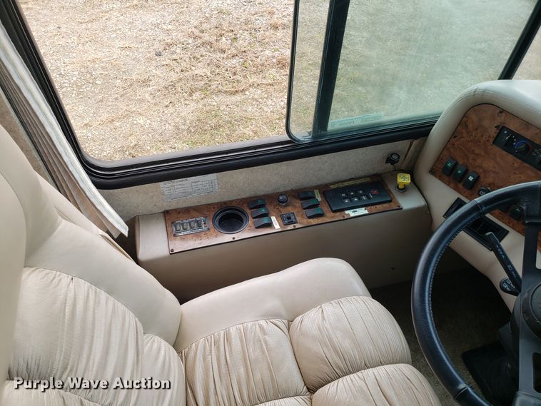 image for item FW9589 1999 Safari Serengenti RV