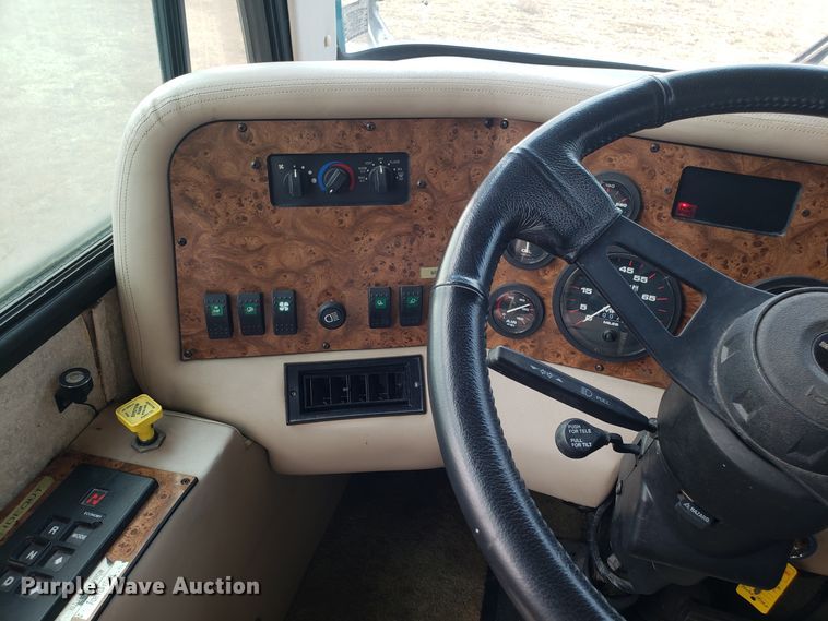 image for item FW9589 1999 Safari Serengenti RV