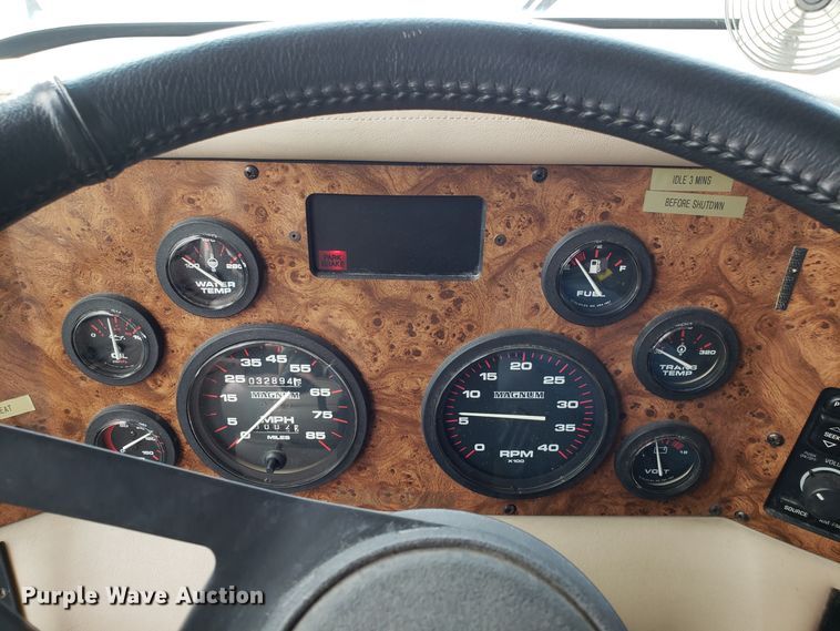 image for item FW9589 1999 Safari Serengenti RV