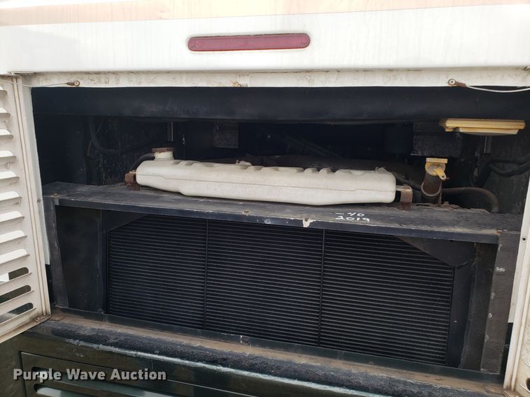 image for item FW9589 1999 Safari Serengenti RV