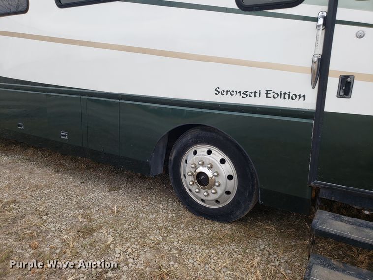 image for item FW9589 1999 Safari Serengenti RV