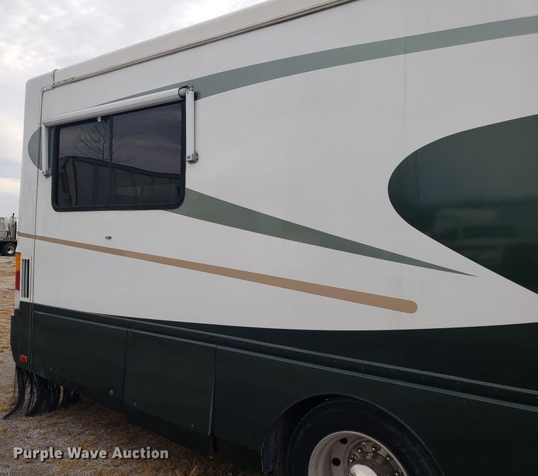 image for item FW9589 1999 Safari Serengenti RV