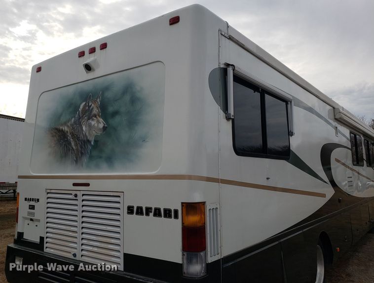 image for item FW9589 1999 Safari Serengenti RV