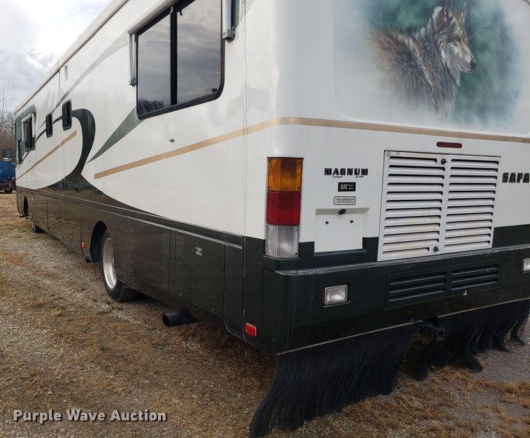 image for item FW9589 1999 Safari Serengenti RV