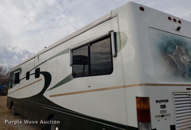 image for item FW9589 1999 Safari Serengenti RV