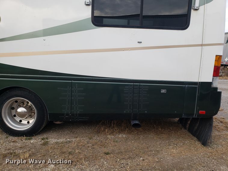 image for item FW9589 1999 Safari Serengenti RV