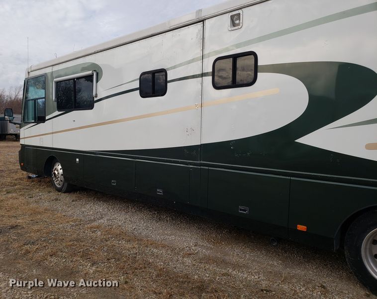 image for item FW9589 1999 Safari Serengenti RV