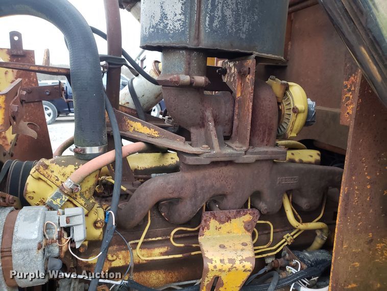 image for item FW9608 John Deere 755 crawler loader