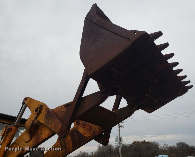 image for item FW9608 John Deere 755 crawler loader