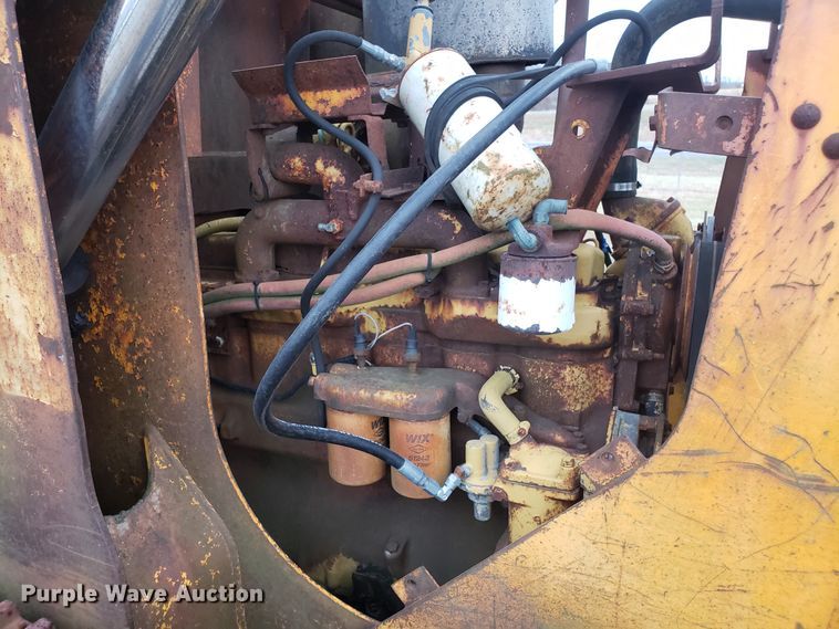 image for item FW9608 John Deere 755 crawler loader