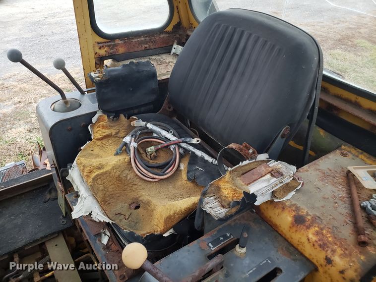 image for item FW9608 John Deere 755 crawler loader