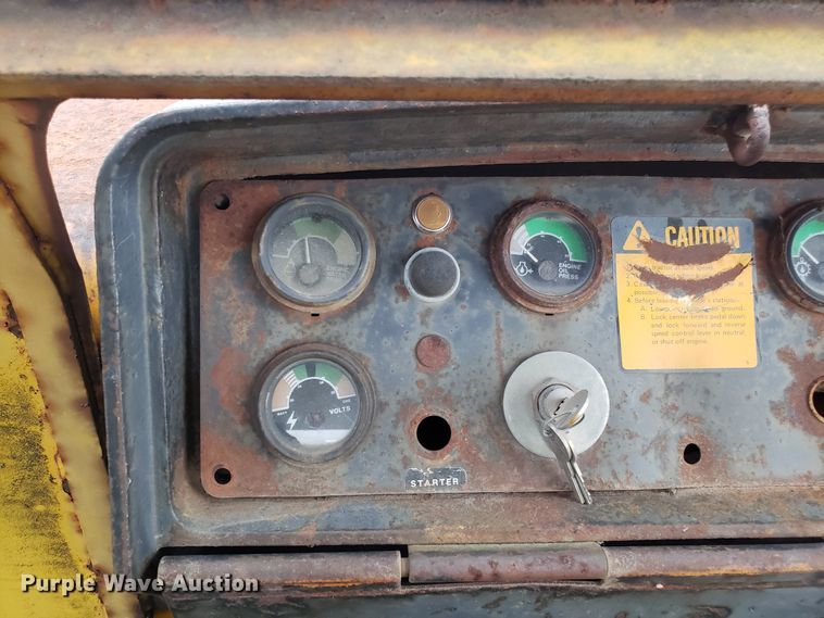 image for item FW9608 John Deere 755 crawler loader