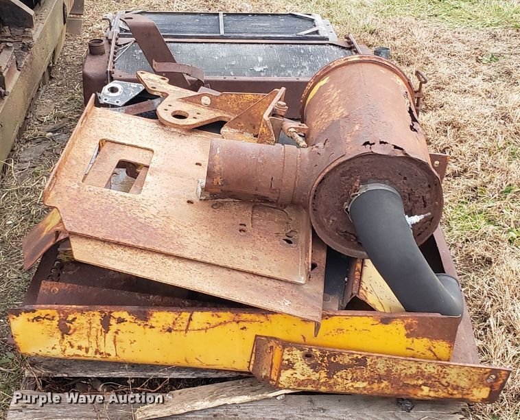 image for item FW9608 John Deere 755 crawler loader