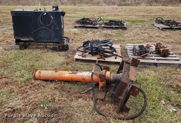 Dump bed parts in Lone Jack, MO Item FW9610 sold Purple Wave