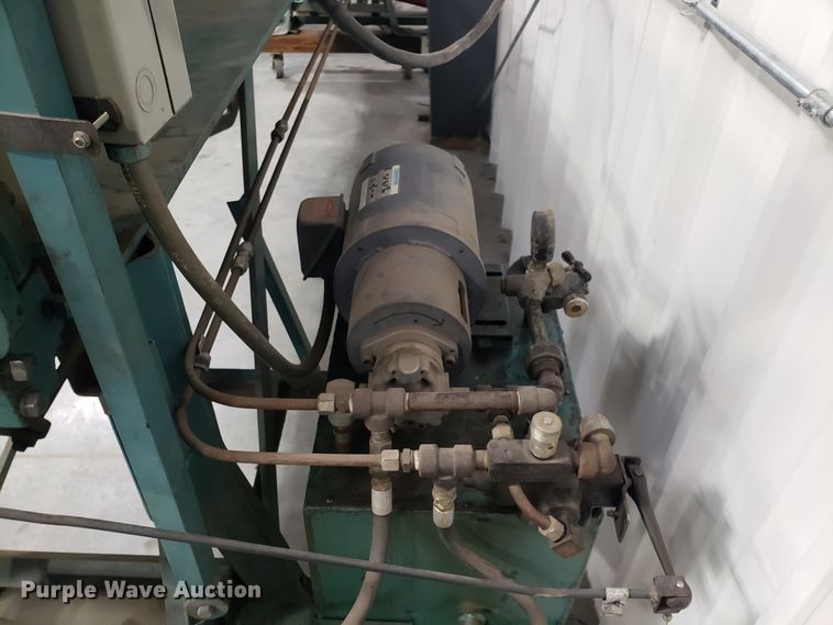 image for item GA9297 Chicago 1218 sheet metal brake