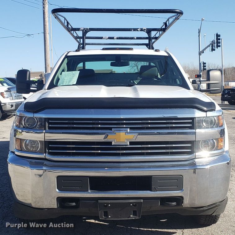 image for item GA9306 2016 Chevrolet Silverado 3500 Double Cab utility bed pickup truck
