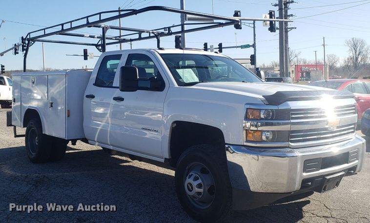 image for item GA9306 2016 Chevrolet Silverado 3500 Double Cab utility bed pickup truck