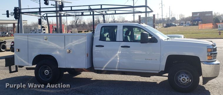 image for item GA9306 2016 Chevrolet Silverado 3500 Double Cab utility bed pickup truck