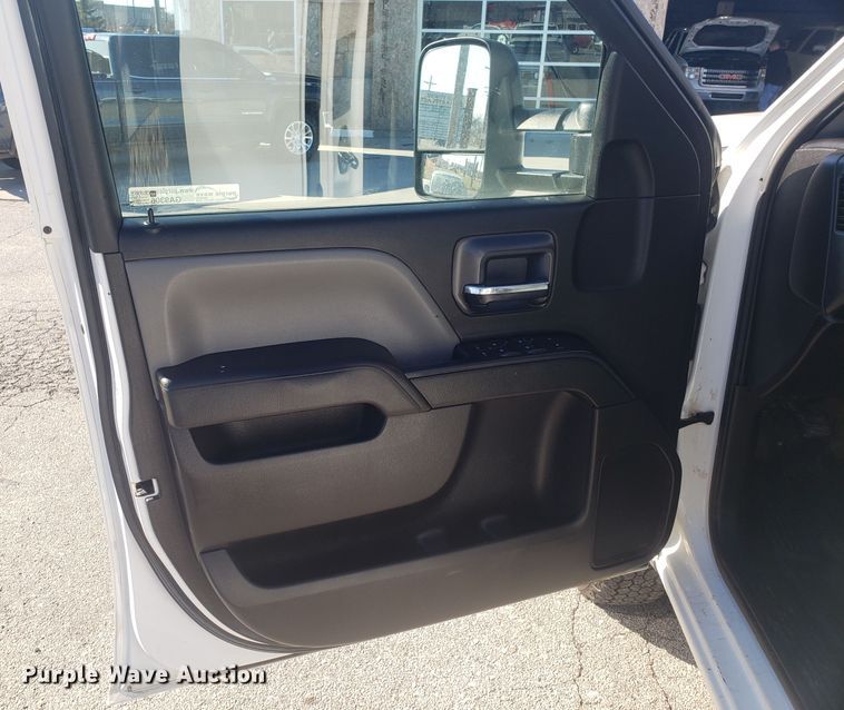 image for item GA9306 2016 Chevrolet Silverado 3500 Double Cab utility bed pickup truck