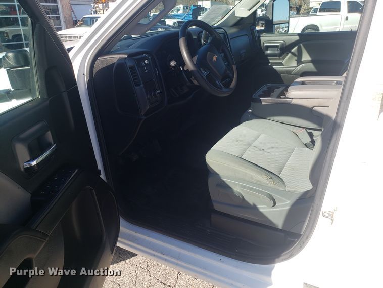 image for item GA9306 2016 Chevrolet Silverado 3500 Double Cab utility bed pickup truck