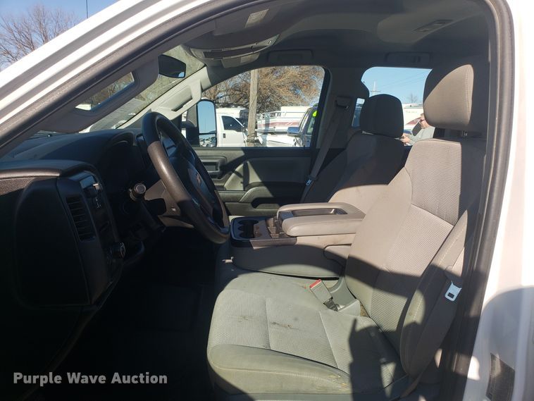 image for item GA9306 2016 Chevrolet Silverado 3500 Double Cab utility bed pickup truck