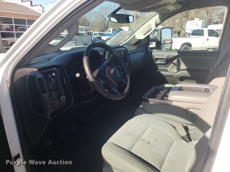 image for item GA9306 2016 Chevrolet Silverado 3500 Double Cab utility bed pickup truck